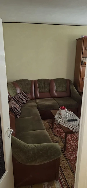 Apartament 3 camere, 68 mp, zona Rovine - imagine 2