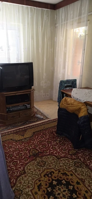 Apartament 3 camere, 68 mp, zona Rovine - imagine 8