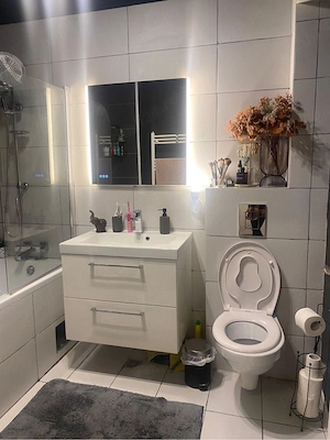 Vand URGENT apartament cu curte - imagine 4