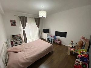Vand URGENT apartament cu curte - imagine 2