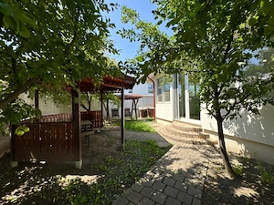 Vila individuala versatila de inchiriat in Otopeni-Odai, 8 camere, 5 bai - imagine 3