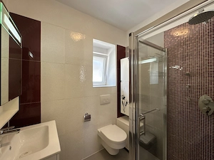 Vila individuala versatila de inchiriat in Otopeni-Odai, 8 camere, 5 bai - imagine 15