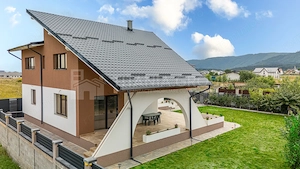 Vila cu arhitectura deosebita, teren 636mp, Cristian, Brasov - imagine 3