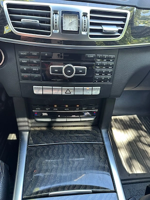 Mercedes 212 An 2014 Proprietar,masina si acte OK - imagine 8