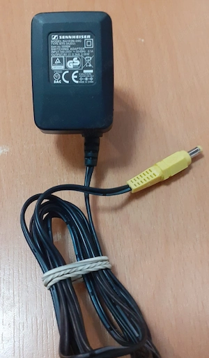 Alimentator Sennheiser,Model SA103N-09G, 9V 0,34A 3,06W ,cu mufă de 4,2mm