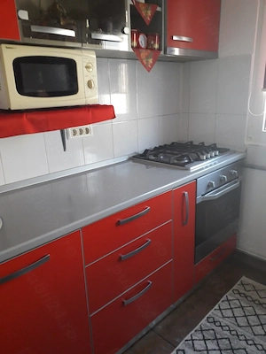 Proprietar inchiriez apartament cu 2 camere Gh Lazar  - imagine 6