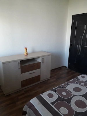Proprietar inchiriez apartament cu 2 camere Gh Lazar  - imagine 5