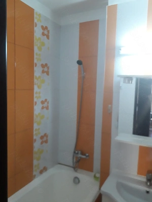 Proprietar inchiriez apartament cu 2 camere Gh Lazar  - imagine 10