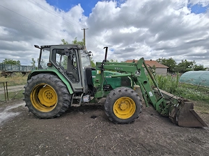 John deere 3400 si doua remorci una de 10 tone  respectiv 5 tone