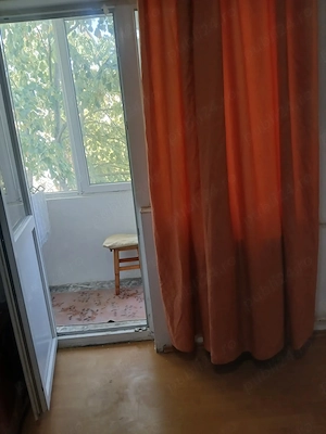 Închiriez apartament cu Două cam  - imagine 3
