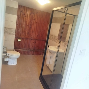 Proprietar inchiriez apart.2 camere la casa - imagine 2