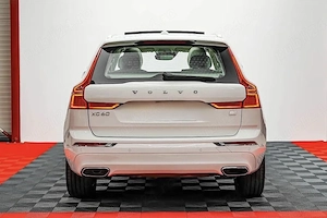 Volvo XC60 T6 AWD 4x4 plug-in hybrid 340 CP An 2021 - imagine 6