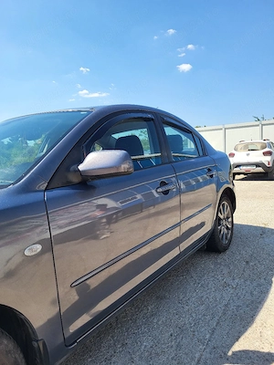 Mazda 3 2008 1,6 Benzină +gpl - imagine 2
