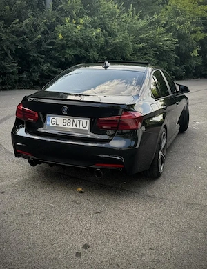 Vând BMW 330d 3.0 diesel 258cp , cel cu o turbina . Tractiune spate Cutie automata 8 trepte zf8hp .  - imagine 2
