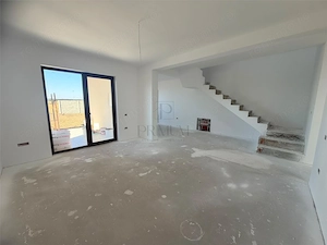 DUPLEX DESPARTIT PRIN CAMERA TEHNICA - PERSONALIZARE INTERIOARA - ZONA POPULATA - imagine 3