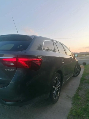 Toyota Avensis Sport Buisness Ed. 1,6 diesel an 2015, E6 ,xenon- led,navi cu camera Km.222.000 reali - imagine 5