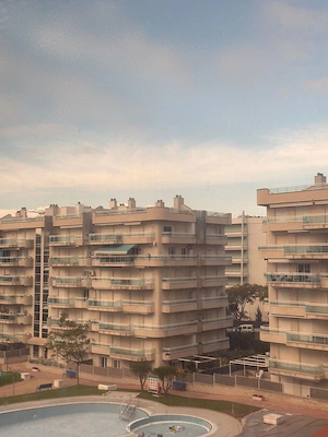 Apartament pe Costa Dorada la aproximativ 15 km de Tarragona și 115 km de Barcelona.