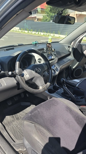 Vand Toyota RAV4 - imagine 8