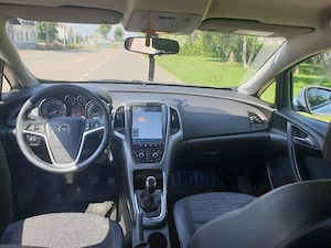 Vând Opel Astra J 2017