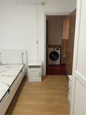 Prelungirea Ghencea 28 Ap.3 Camere Decomandat - imagine 3