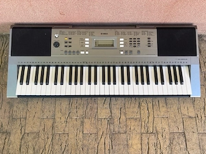 orga electronica Yamaha PSR-E353