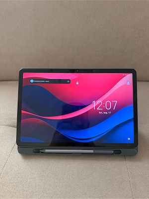 tableta lenovo cu stilou si husa 