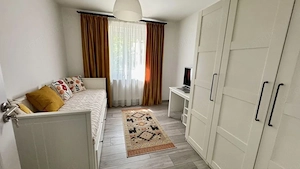 Renovat complet. Etaj intermediar. Centrala termica proprie. Garaj. Boxa. - imagine 5