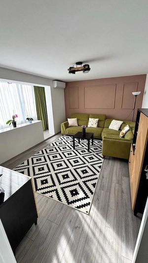 Renovat complet. Etaj intermediar. Centrala termica proprie. Garaj. Boxa. - imagine 2