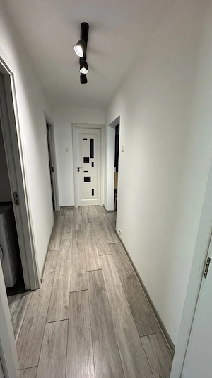 Renovat complet. Etaj intermediar. Centrala termica proprie. Garaj. Boxa. - imagine 7