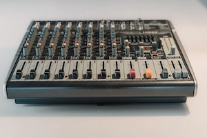 Mixer Behringer XENYX X1222USB   stare impecabilă in garantie
