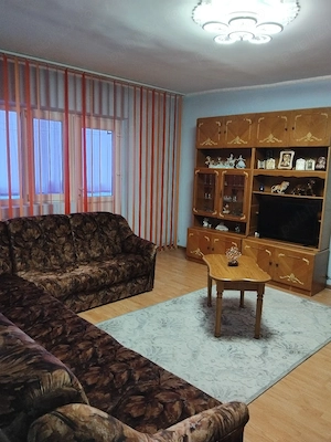 Apartament de vânzare cu 3 camere  - imagine 2