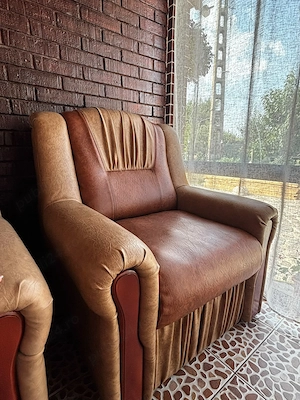 Fotolii piele maro in stare excelenta