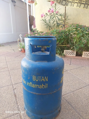 Butelie cu guler 