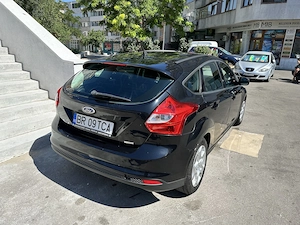 Ford focus negru 1.6 an fabricație 2012 - imagine 7