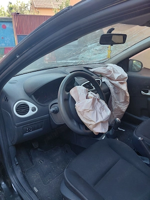 Vând Renault Clio ||| YAHOO! 1.2 benzină  avariat  - imagine 9