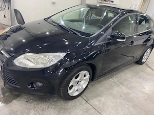 Ford focus negru 1.6 an fabricație 2012 - imagine 3