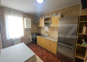 Apartament cu 2 camere de vânzare în Cartierul Unirii – Etaj 1, balcon și parcar