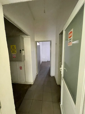 Spatiu comercial 4 camere zona Turnisor - imagine 4