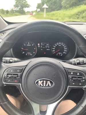 vand Kia Sportage 2.0 crdi 136 cp, 4x4, AT, euro 6 - imagine 9
