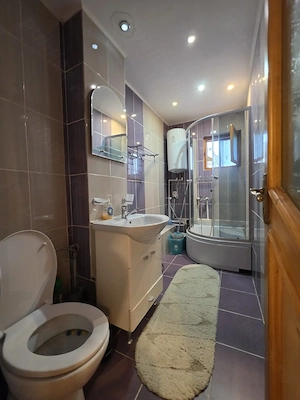 De vanzare apartament 2 camere decomandat,  59 mp util, etaj 3, zona Carrefour  - imagine 6