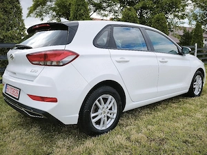 Hyundai i30 hatchback 1,5 benzina 2021 48000 km - imagine 4