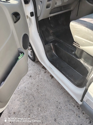 Vand renault trafic 2005 2.0 dci manuala cu AC - imagine 4