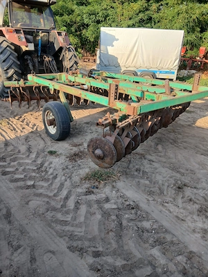 Disc V tractor 