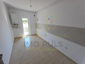 Apartament la parter cu balcon. Bucatarie separata. Loc de parcare - imagine 2