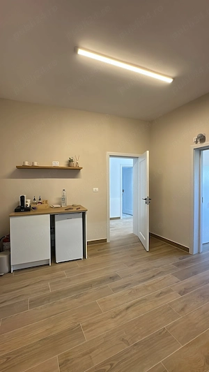 Proprietar, inchiriez birouri 16,3 mp-23 mp, cu parcare inclusa. Calea Aradului.  - imagine 3