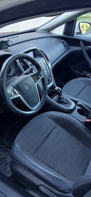 De vânzare Opel Astra J 2017...68000 km bord - imagine 6