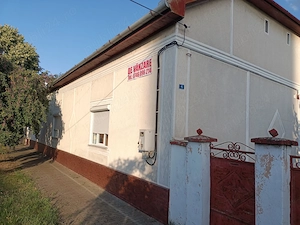 Casă de vânzare în centrul localității Vinga 