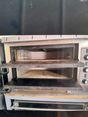 Vând cuptor pizza electric 