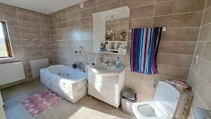 Vand casa 5 camere com Bucov cu teren 500m si deschidere 16m - imagine 7