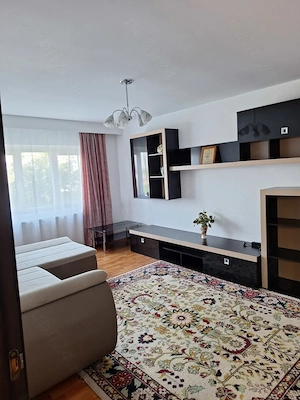 Apartament de vanzare 3 camere Radauti - imagine 2